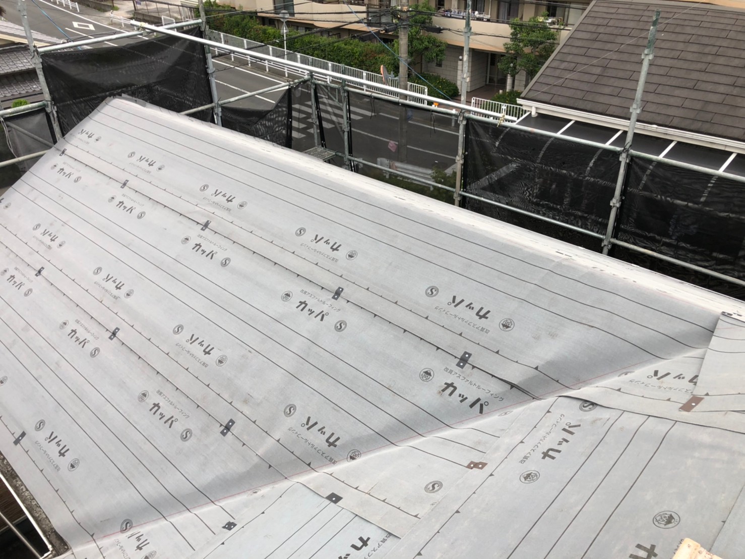 屋根のカバー工法(重ね葺き工事)の流れイメージ③