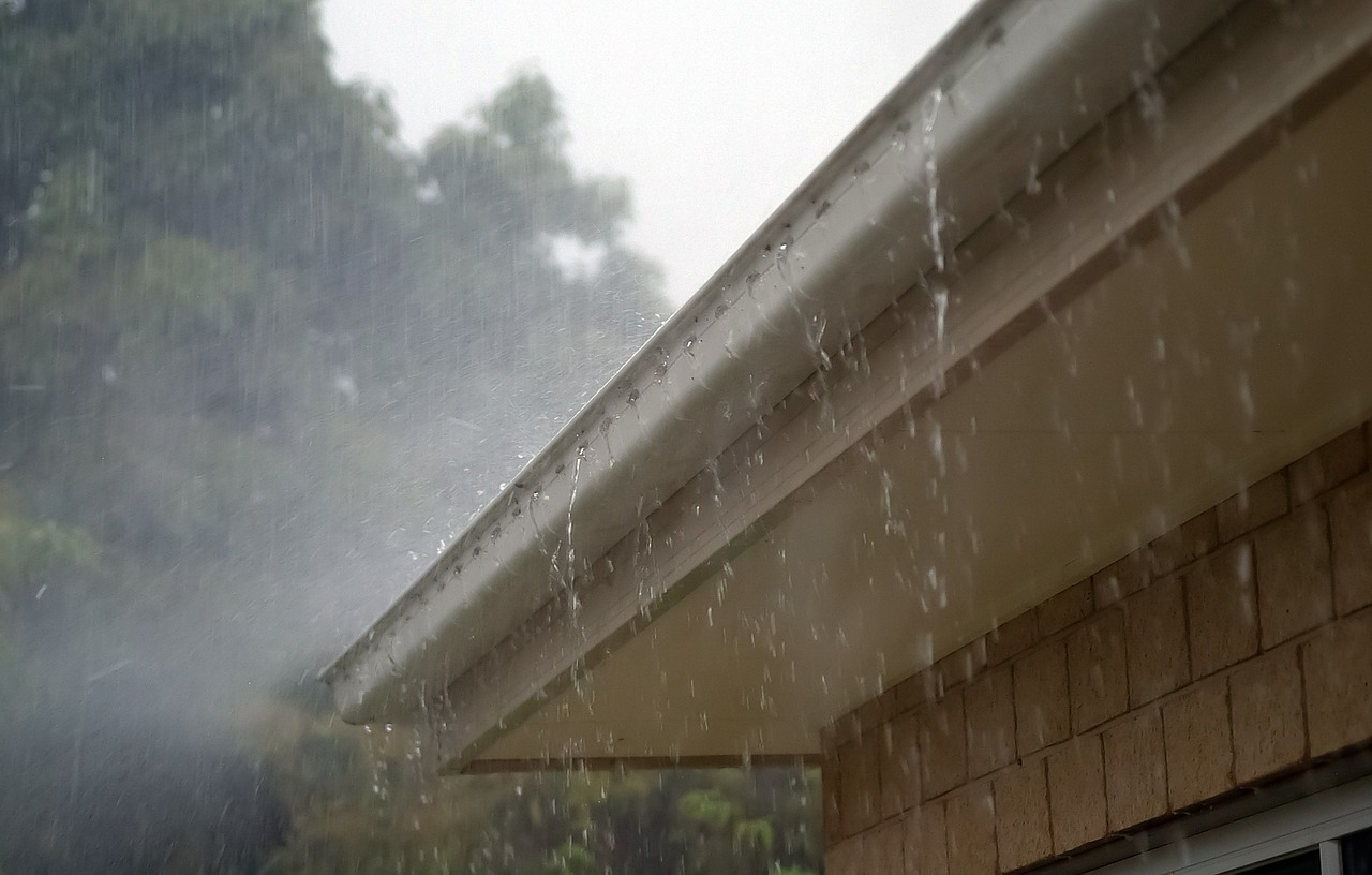 一般的な雨漏り修理費用の相場は？