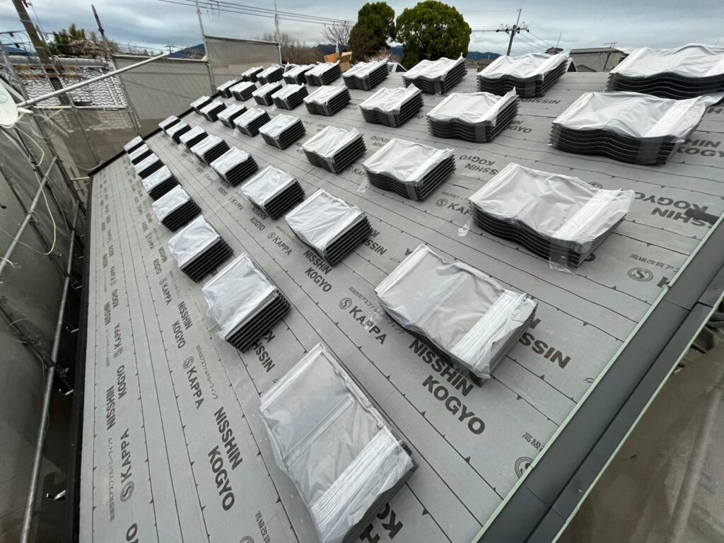 奈良県橿原市で行った陶器瓦から『ルーガ雅』への葺き替え工事!屋根を軽量化する3つのメリット