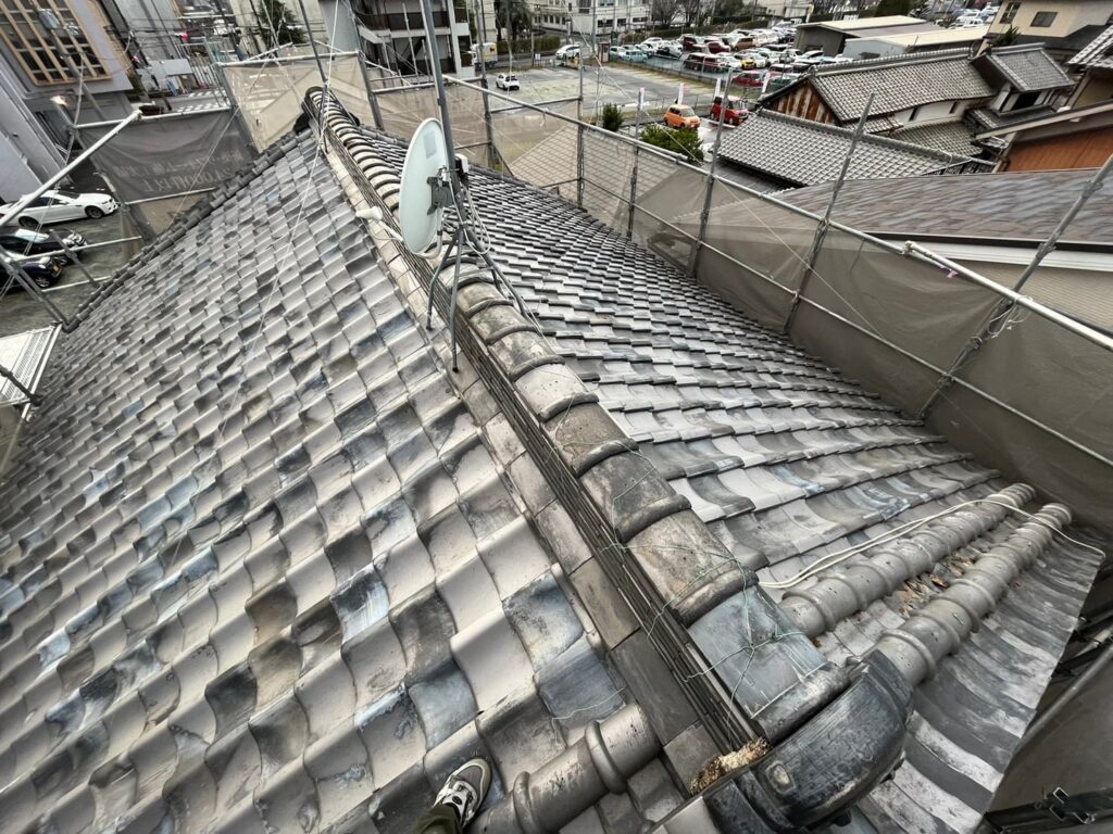 奈良県橿原市で行った陶器瓦から『ルーガ雅』への葺き替え工事!屋根を軽量化する3つのメリット