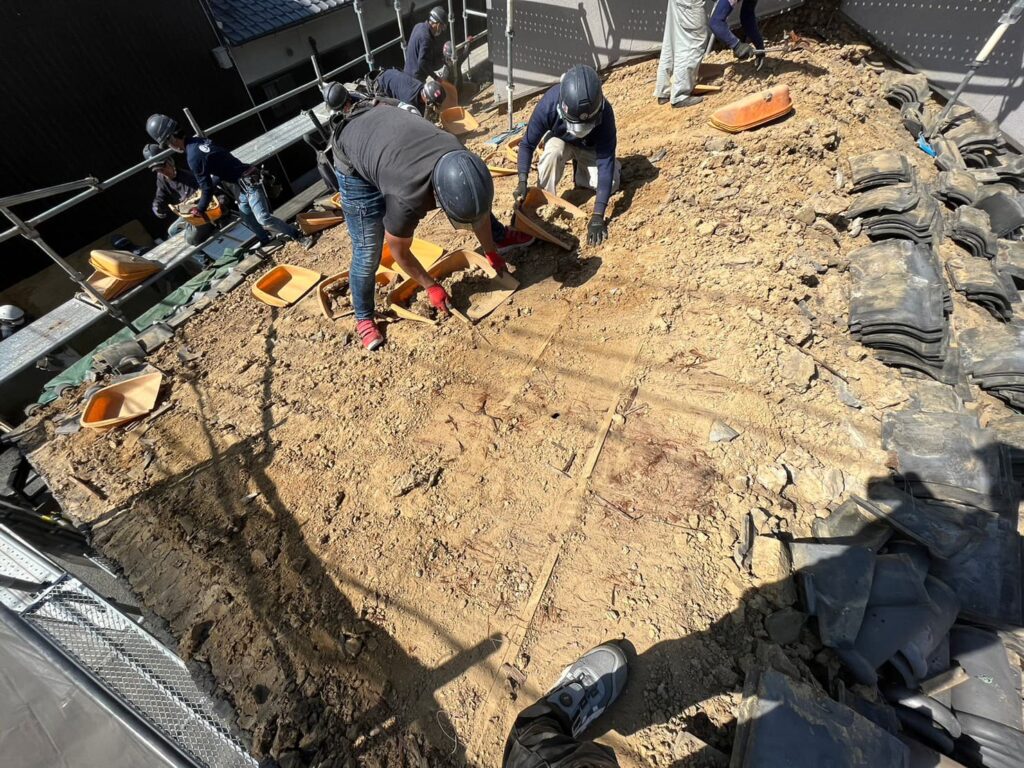奈良県橿原市で行った陶器瓦から『ルーガ雅』への葺き替え工事!屋根を軽量化する3つのメリット