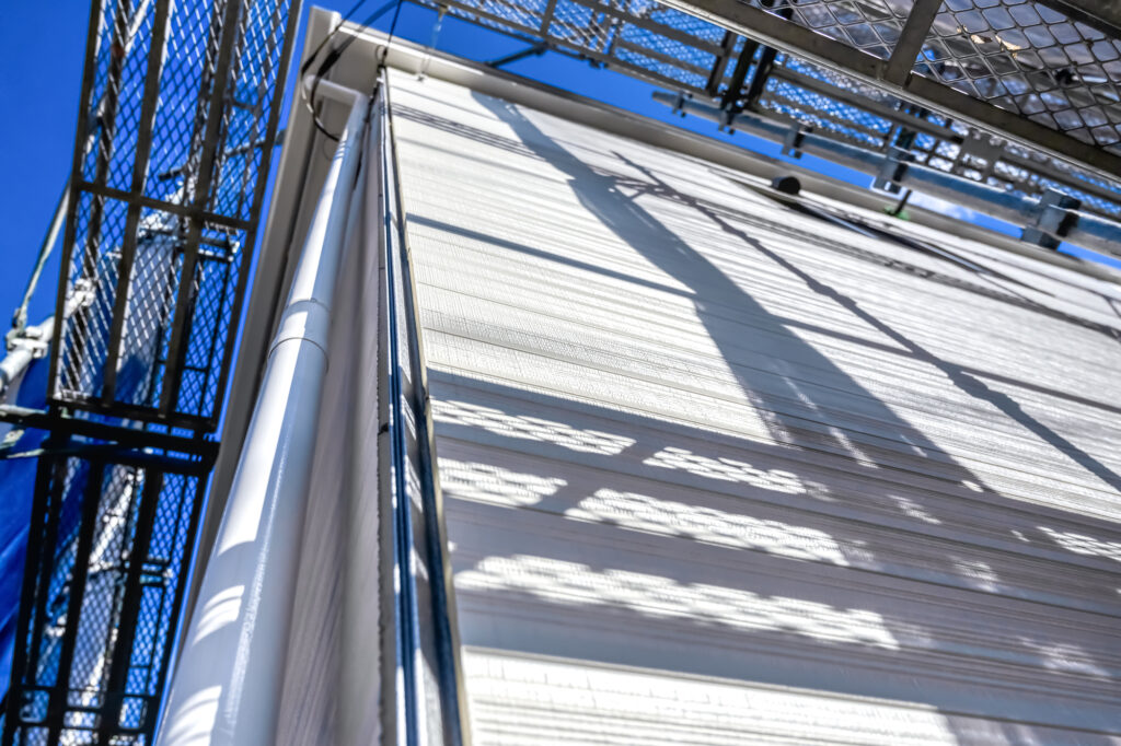 「屋根リフォーム」と「外壁リフォーム」にかかる費用!足場1回ぶん安くなる「同時リフォーム」がオススメ!