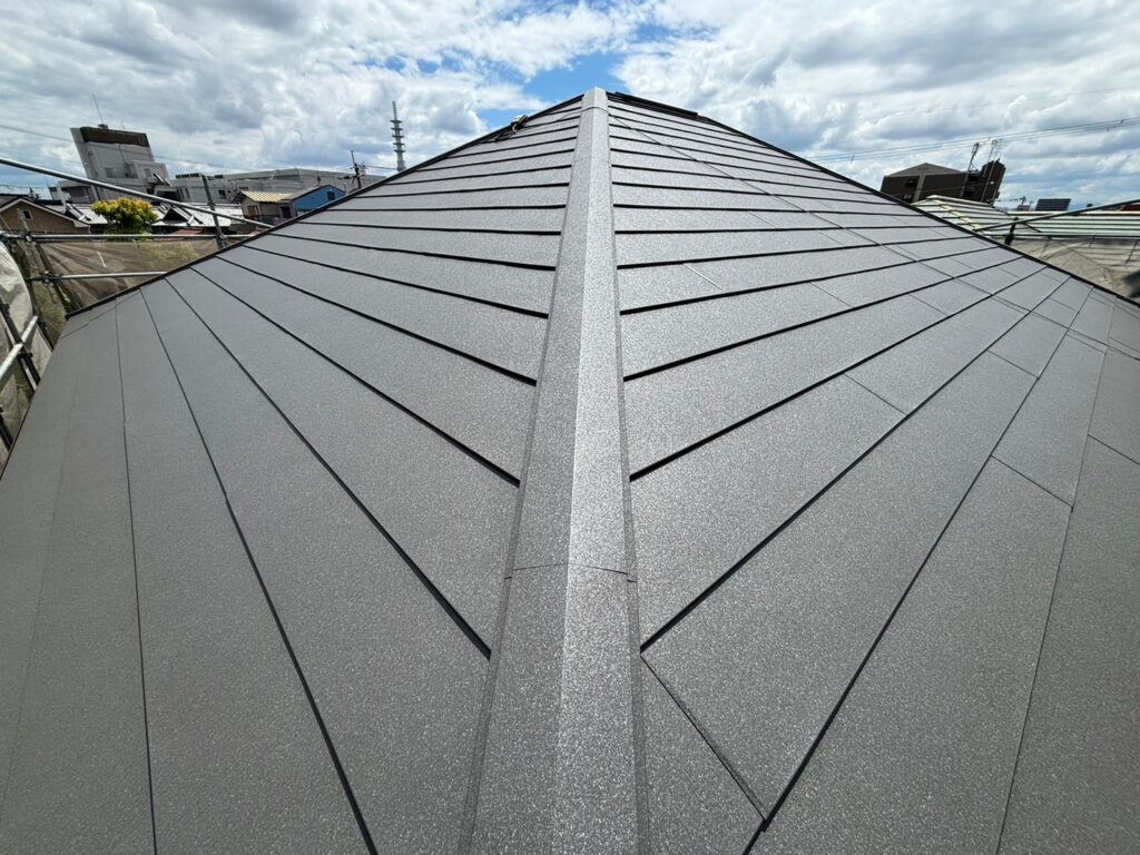 和瓦からスーパーガルテクトへ！屋根重量が約1/10になり耐震対策としてもオススメ！