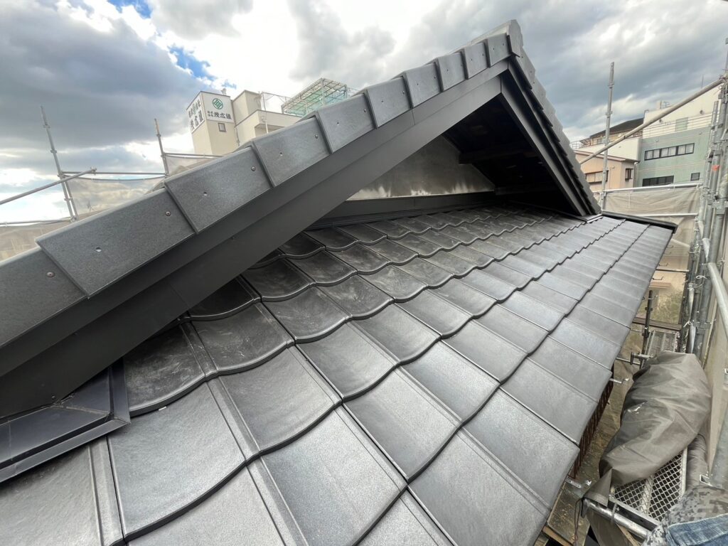 和瓦からルーガへ！ハイブリッド瓦への葺き替えで実現する「耐震」と「美観」の両立