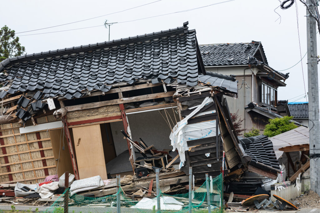 和瓦からスーパーガルテクトへ！屋根重量が約1/10になり耐震対策としてもオススメ！