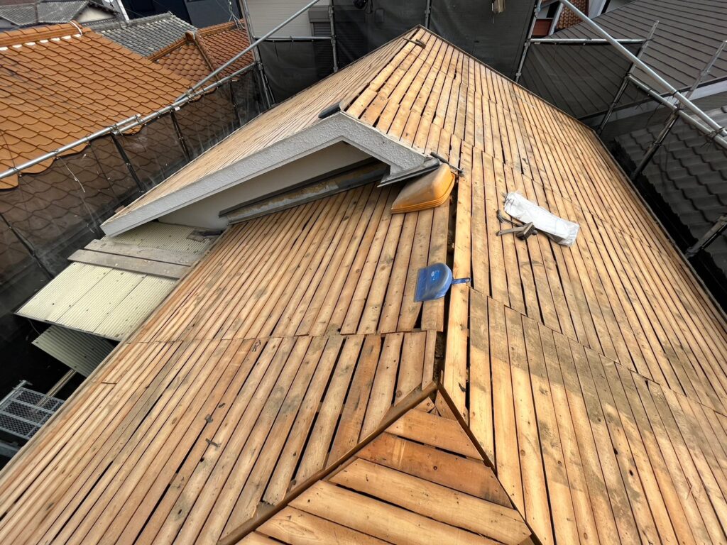 和瓦からスーパーガルテクトへ！屋根重量が約1/10になり耐震対策としてもオススメ！