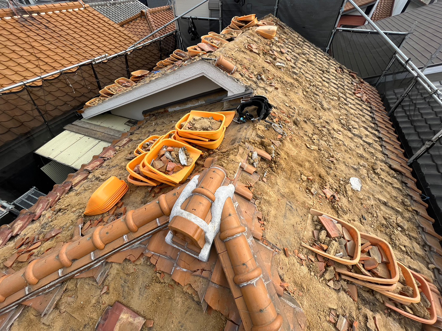 和瓦からスーパーガルテクトへ！屋根重量が約1/10になり耐震対策としてもオススメ！