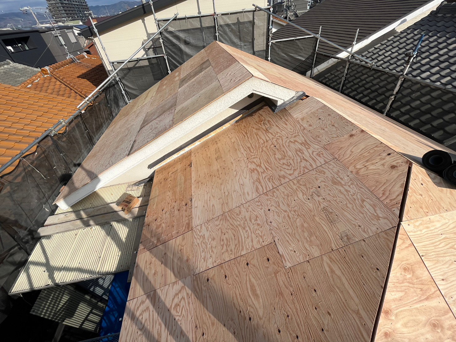 和瓦からスーパーガルテクトへ！屋根重量が約1/10になり耐震対策としてもオススメ！