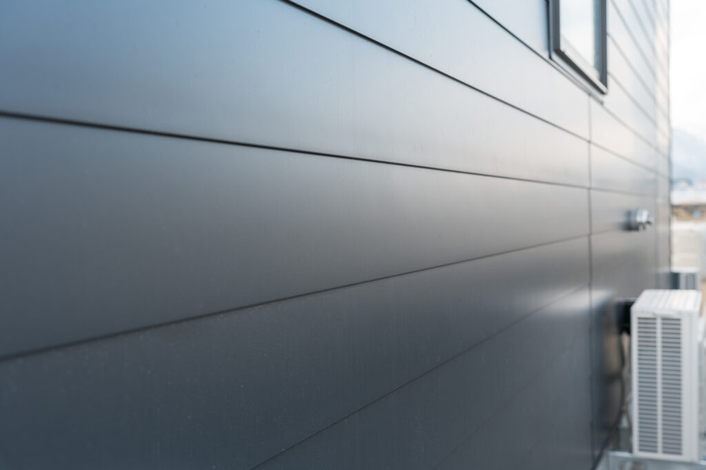 外壁リフォームのカバー工法は高い？費用・メリット・失敗しない選び方をプロが解説