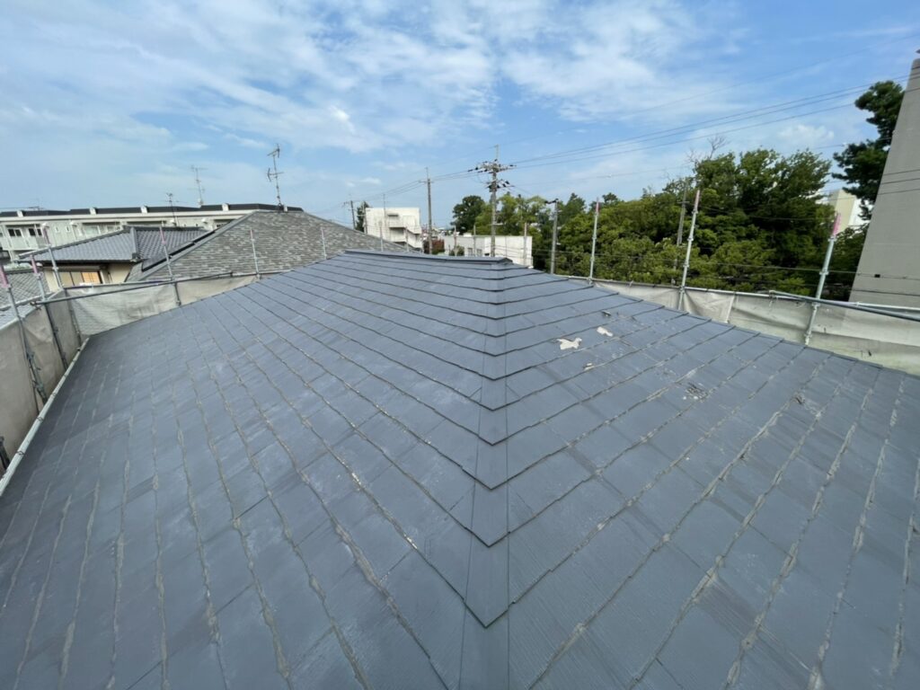 【プロ解説】「この屋根は塗装できない」と言われたら?その理由と最適なリフォーム方法を解説