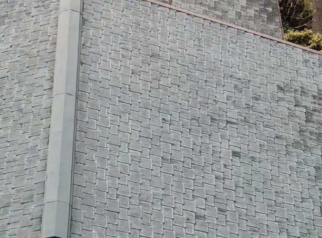 【プロ解説】「この屋根は塗装できない」と言われたら?その理由と最適なリフォーム方法を解説