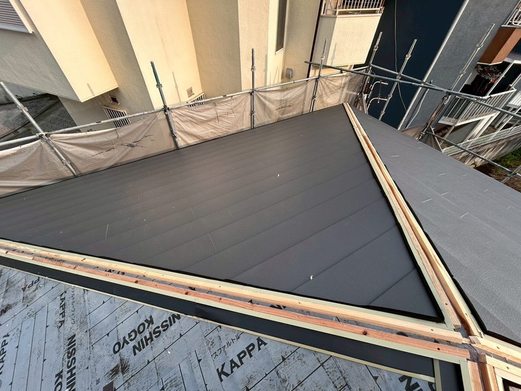 【2026年最新】スーパーガルテクトを徹底解説!費用やメリット、雨漏りを防ぐ施工のこだわり